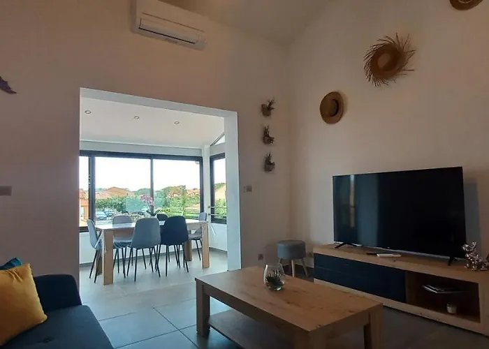 펜션 Location Maison De Jusqu'a 6 Personnes Pres Du Port Et De La 르발카레스