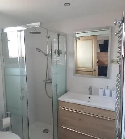 Maison Jusqu'a 6 Personnes A Proximite Du Port De La *