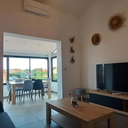 Casa de Férias Location Maison De Jusqu'a 6 Personnes Pres Du Port Et De La Le Barcarès